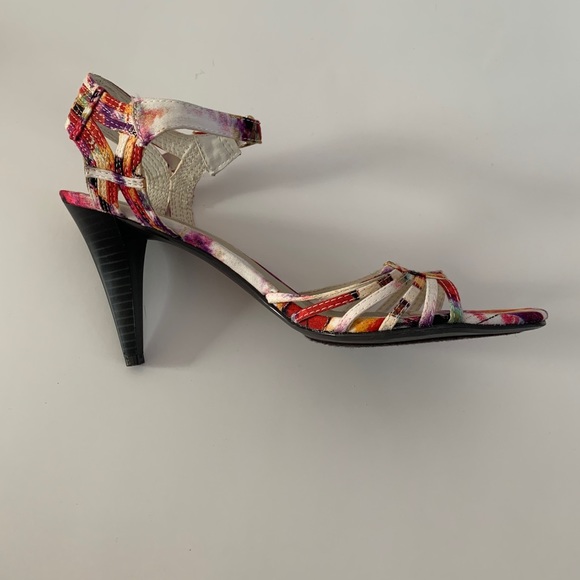 Ann Marino Heels Size 8 - Picture 3 of 3